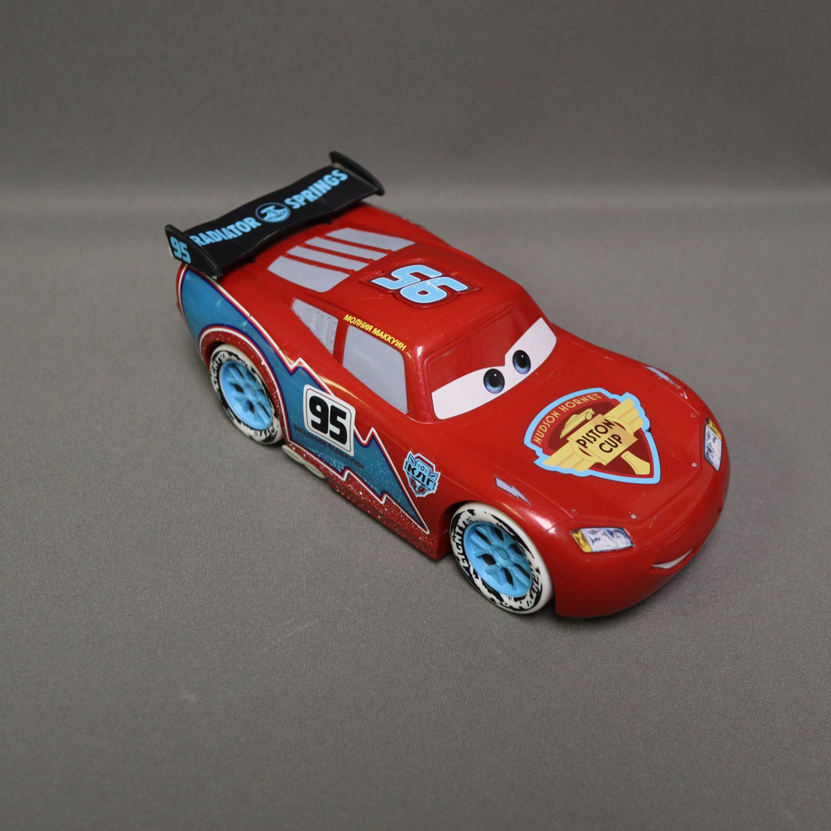 Disney Pixar Cars Ice Racers Lightning McQueen Electronic Toy Car Mattel