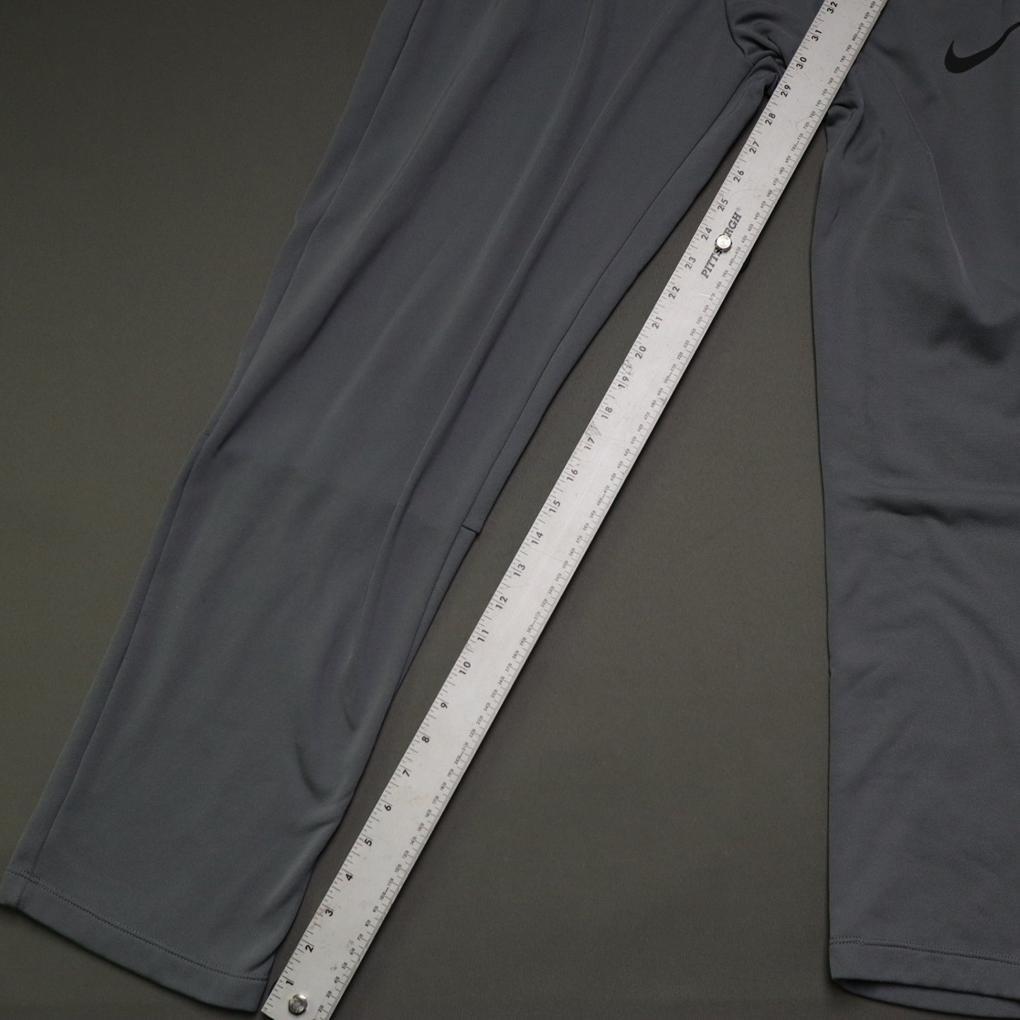 Nike Dri-FIT Men's Sweatpants Grey Size L Athletic Training Gym Pants Warm Up Trousers