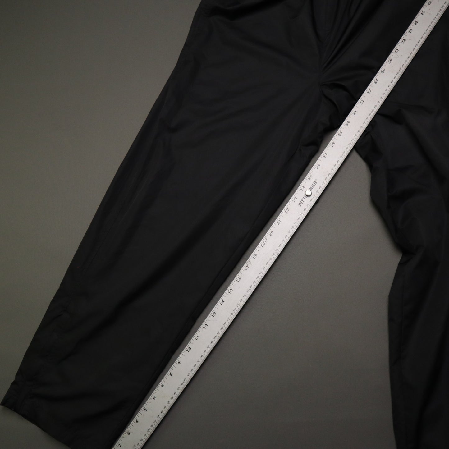 Roundtree & Yorke Sport Mens Large Wind Pants Dark Grey Lined Zipper Cuffs