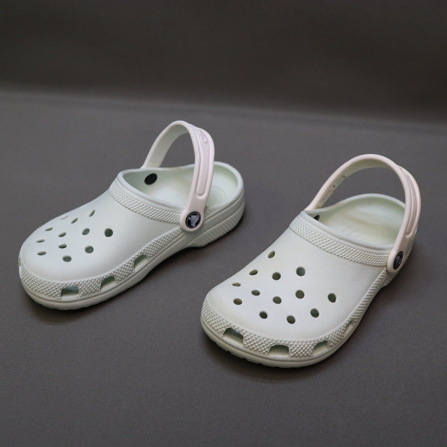 Crocs Classic Clogs Light Mint Green Youth Size J2 / US 2 Unisex Slip On Shoes