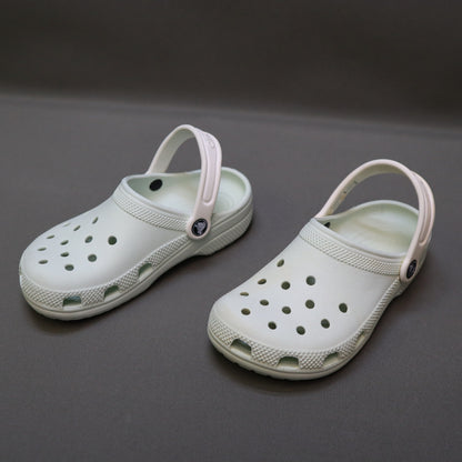 Crocs Classic Clogs Light Mint Green Youth Size J2 / US 2 Unisex Slip On Shoes