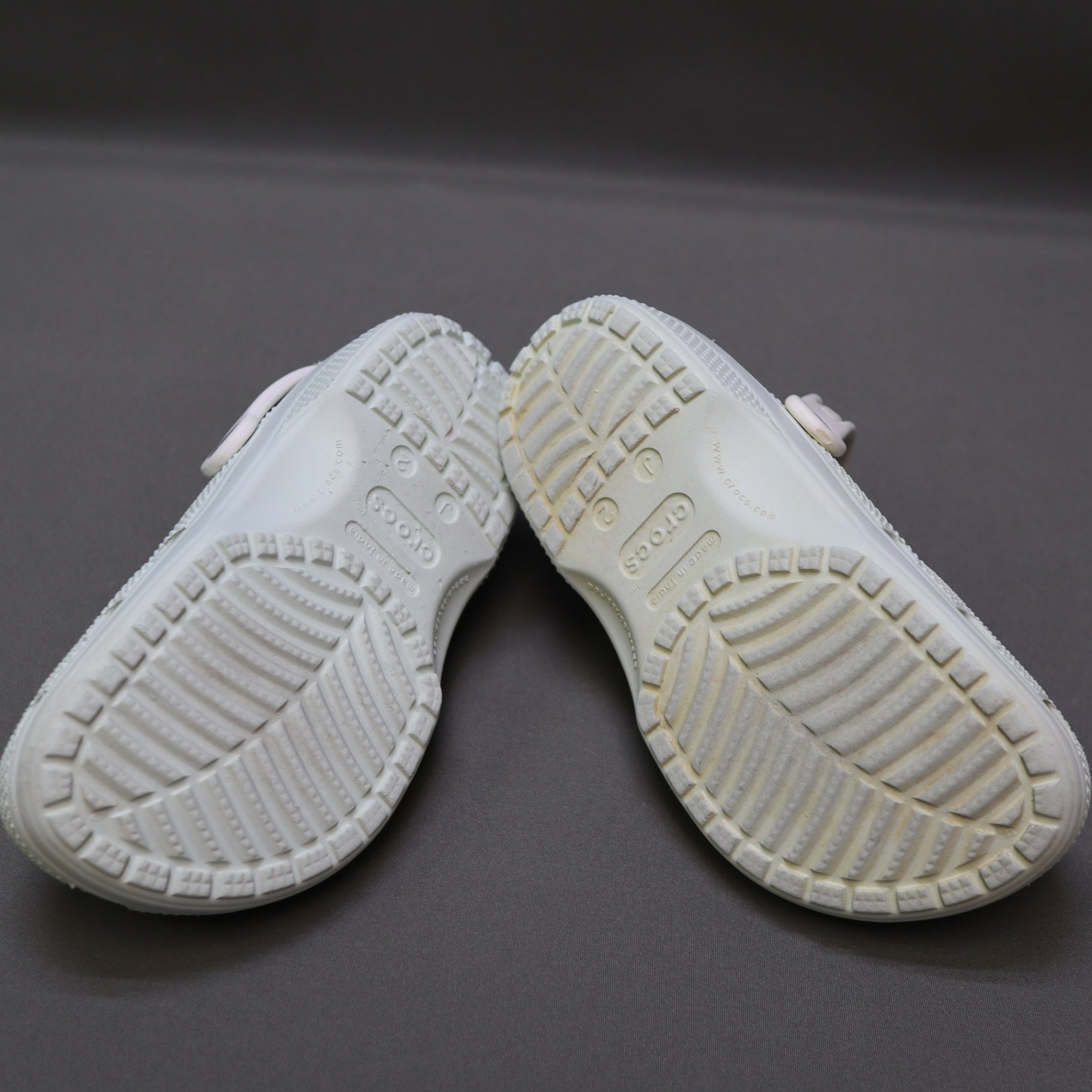 Crocs Classic Clogs Light Mint Green Youth Size J2 / US 2 Unisex Slip On Shoes