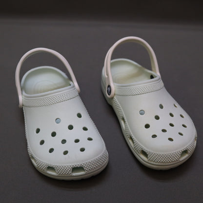 Crocs Classic Clogs Light Mint Green Youth Size J2 / US 2 Unisex Slip On Shoes