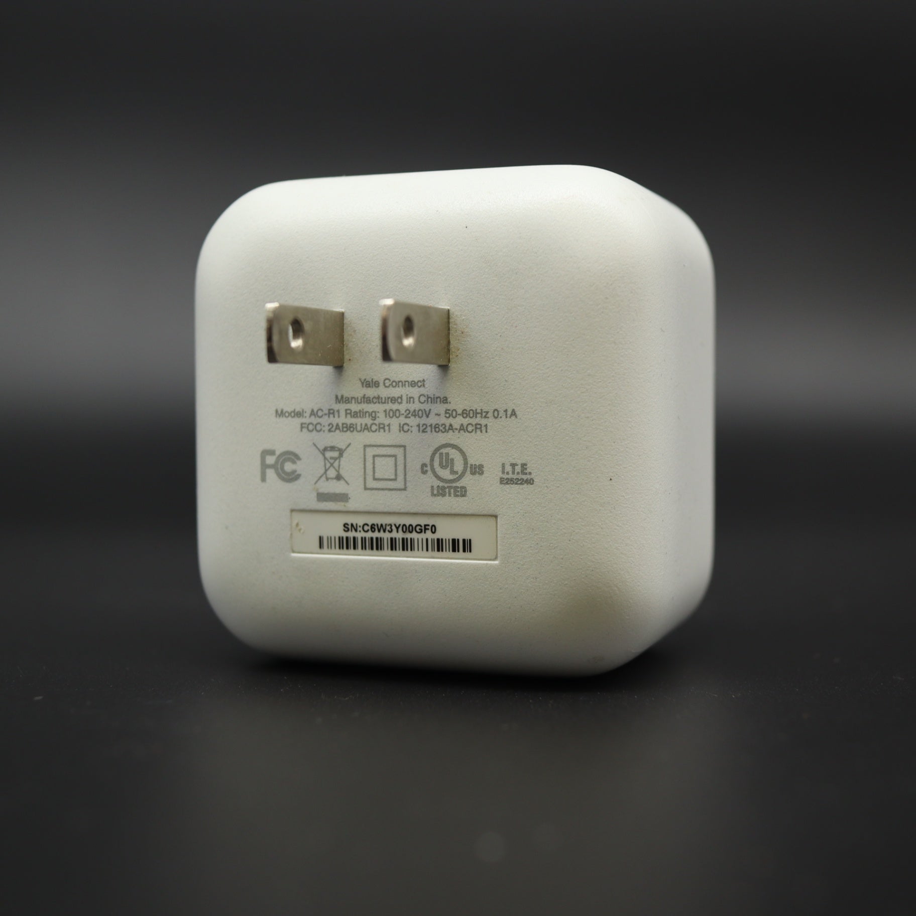 Yale Connect Wi-Fi Bridge Smart Lock Plug-In Adapter Model AC-R1 White