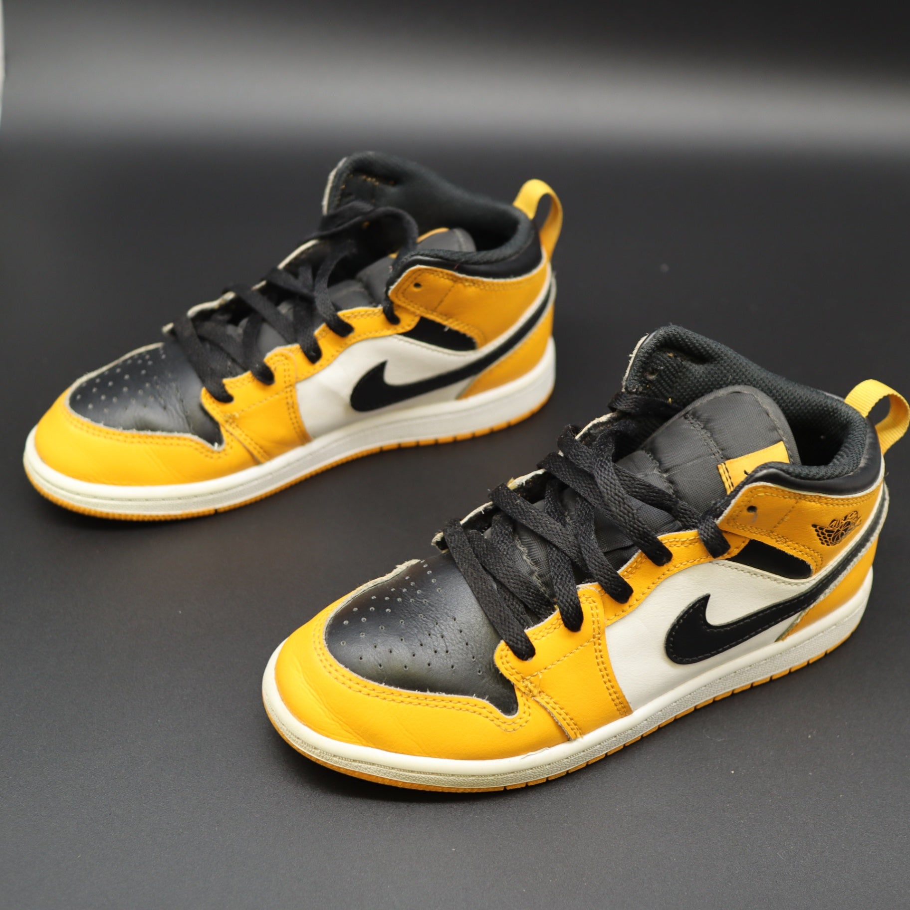 Air Jordan 1 Mid PS Taxi Yellow Black White Sneakers Kids Size 3Y 640734-701