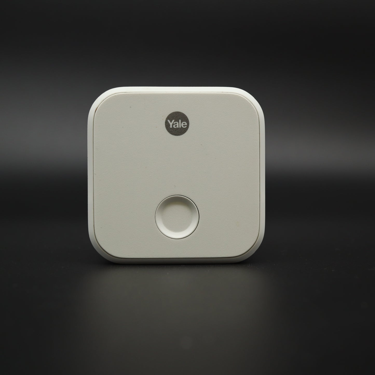 Yale Connect Wi-Fi Bridge Smart Lock Plug-In Adapter Model AC-R1 White