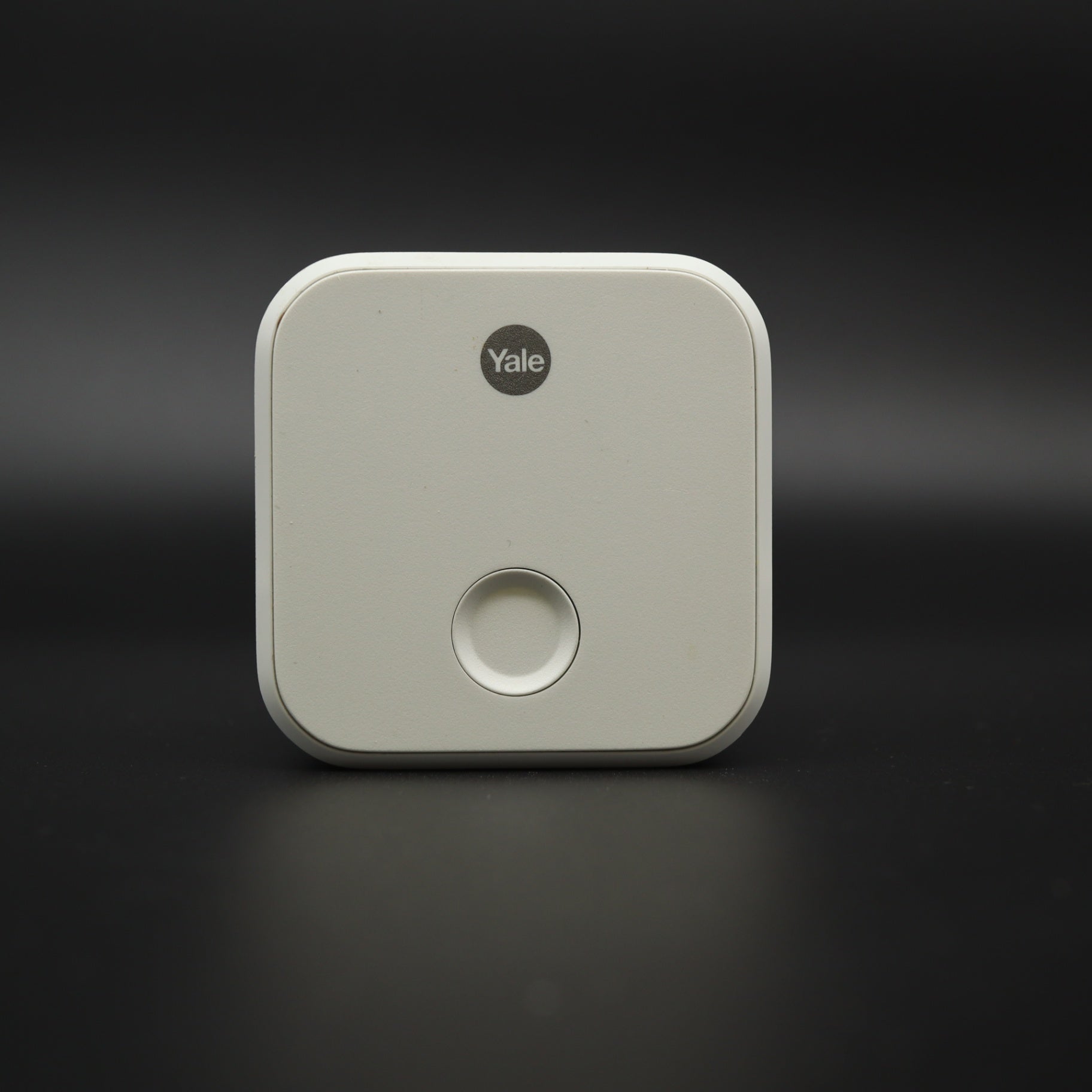 Yale Connect Wi-Fi Bridge Smart Lock Plug-In Adapter Model AC-R1 White