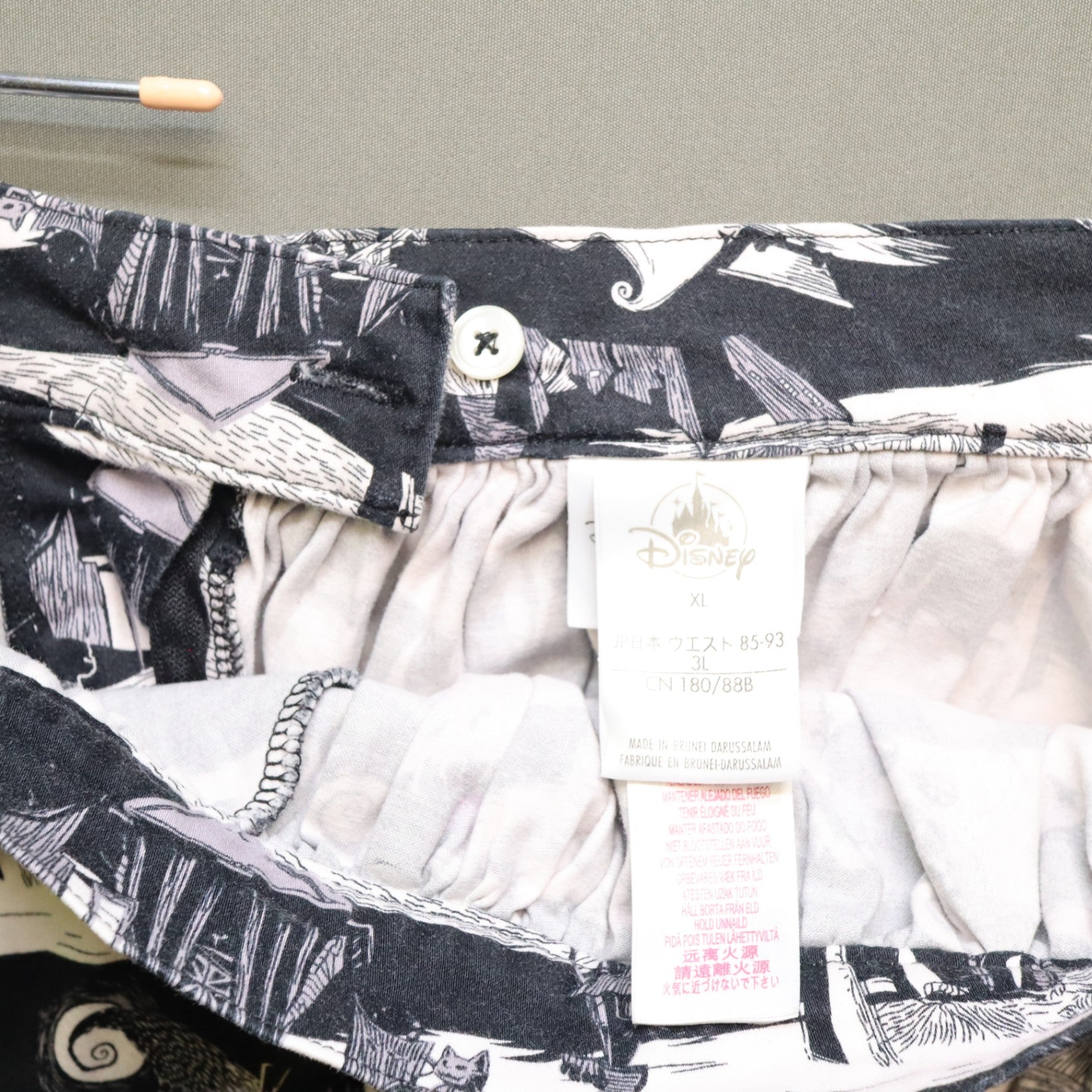 Disney Nightmare Before Christmas Skirt XL Black White Spiral Hill Pleated Mini
