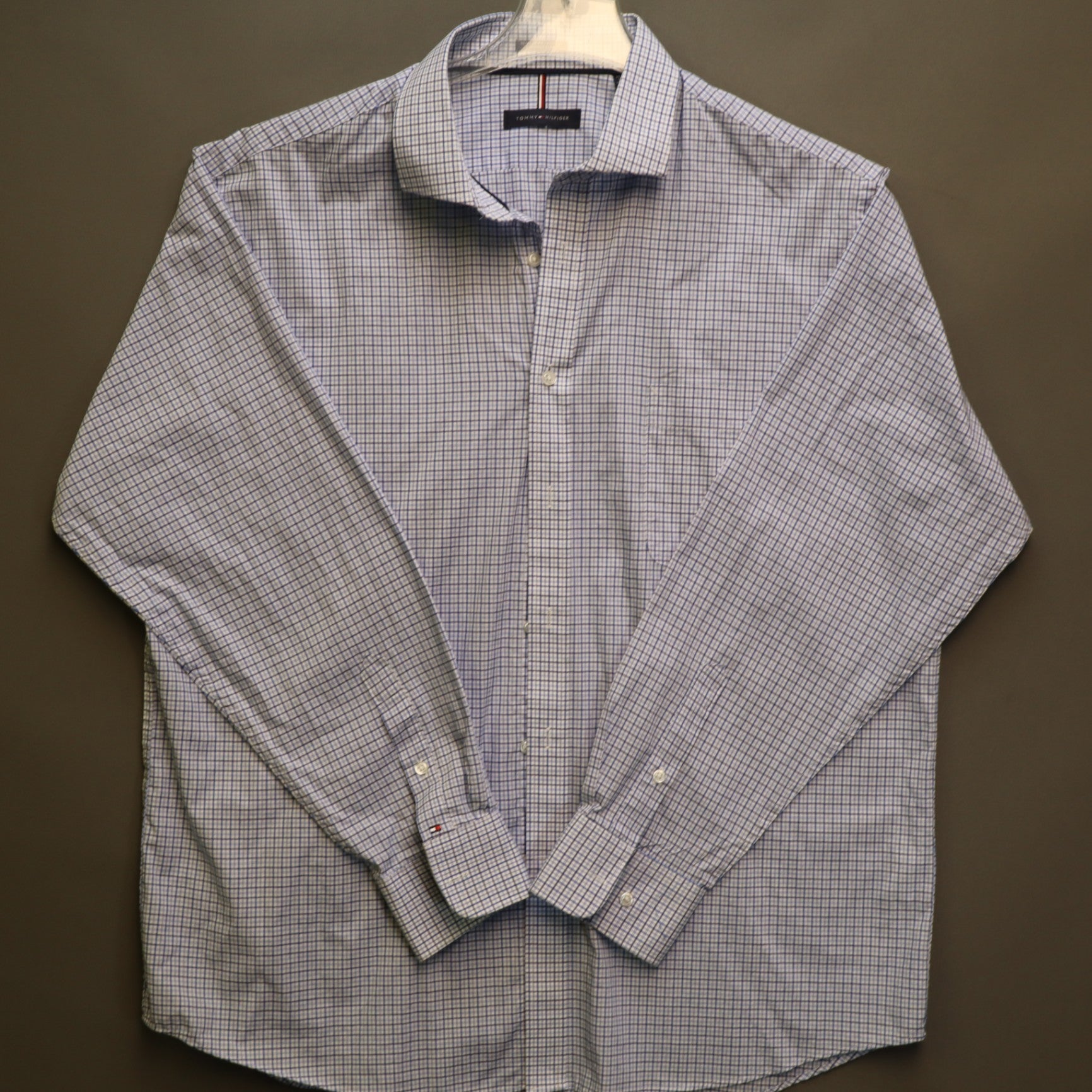 Tommy Hilfiger Dress Shirt Mens XL 17-17.5 34/35 Blue Plaid Wrinkle Free Stretch