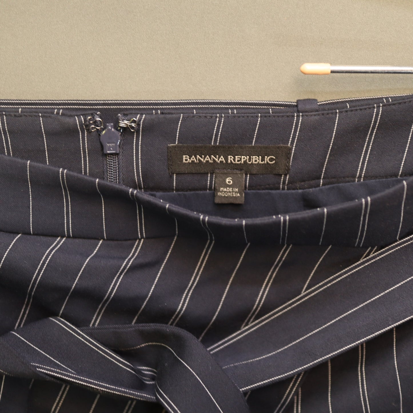 Banana Republic Pinstripe Tie Waist Skirt Size 6 Navy Blue Wrap Front Mini