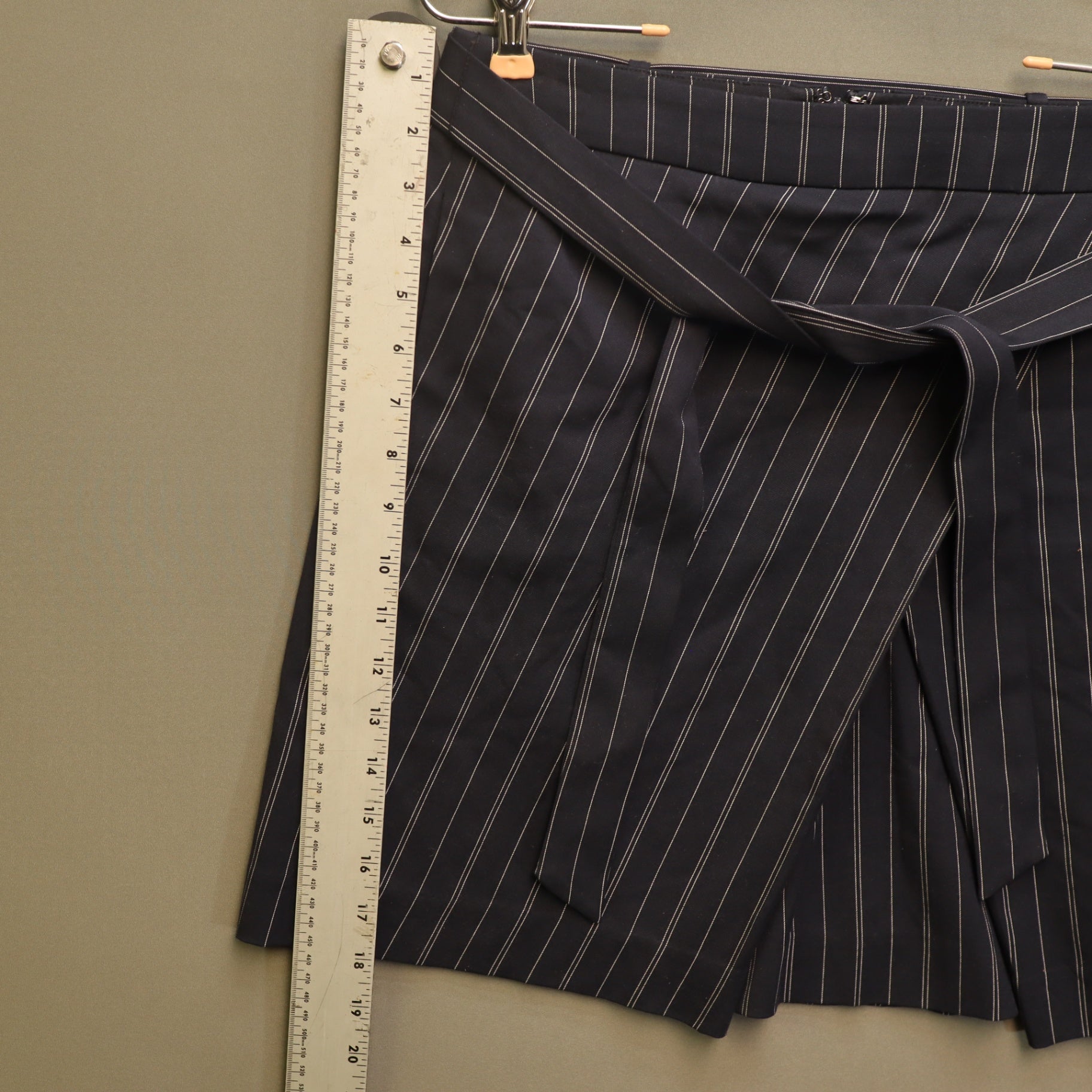 Banana Republic Pinstripe Tie Waist Skirt Size 6 Navy Blue Wrap Front Mini