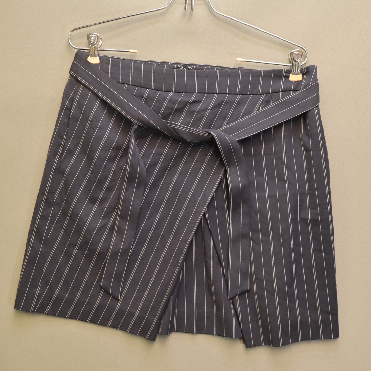 Banana Republic Pinstripe Tie Waist Skirt Size 6 Navy Blue Wrap Front Mini