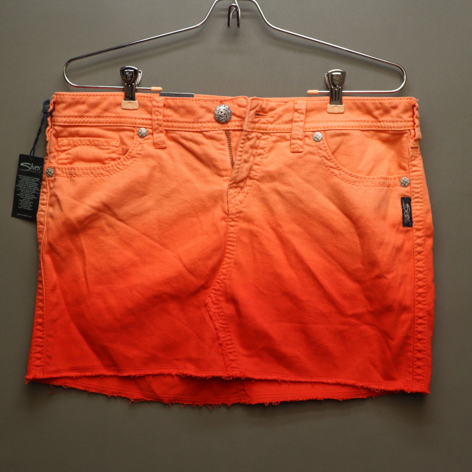 NWT Silver Jeans Co Francy Ombre Denim Mini Skirt W30 Orange Raw Hem Sunset