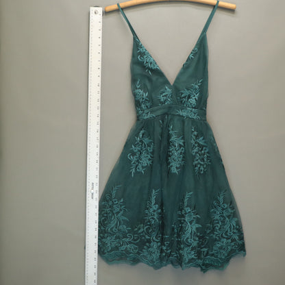 NWT Audrey Parks Francesca's Emerald Green Floral Embroidered Mini Dress Small