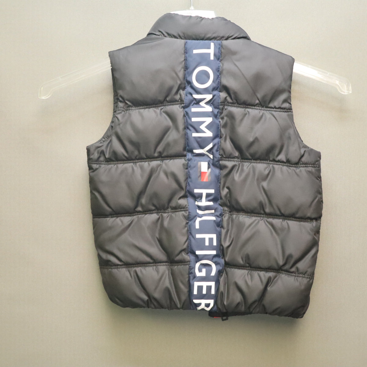 Tommy Hilfiger Boys Puffer Vest Black Size 4/4T Full Zip spellout Back Sleeveless