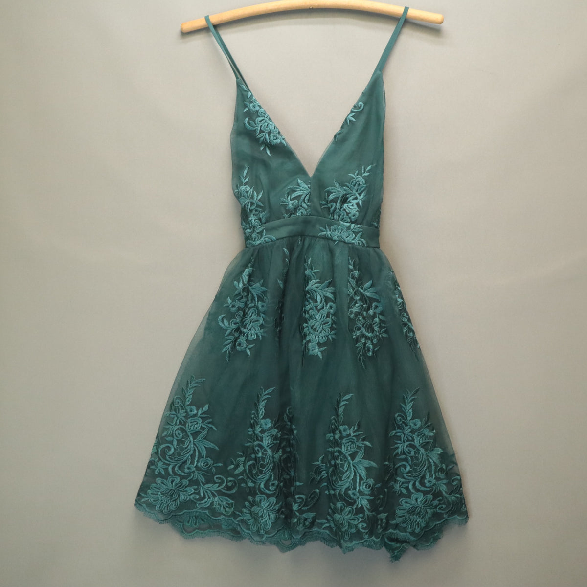 NWT Audrey Parks Francesca's Emerald Green Floral Embroidered Mini Dress Small