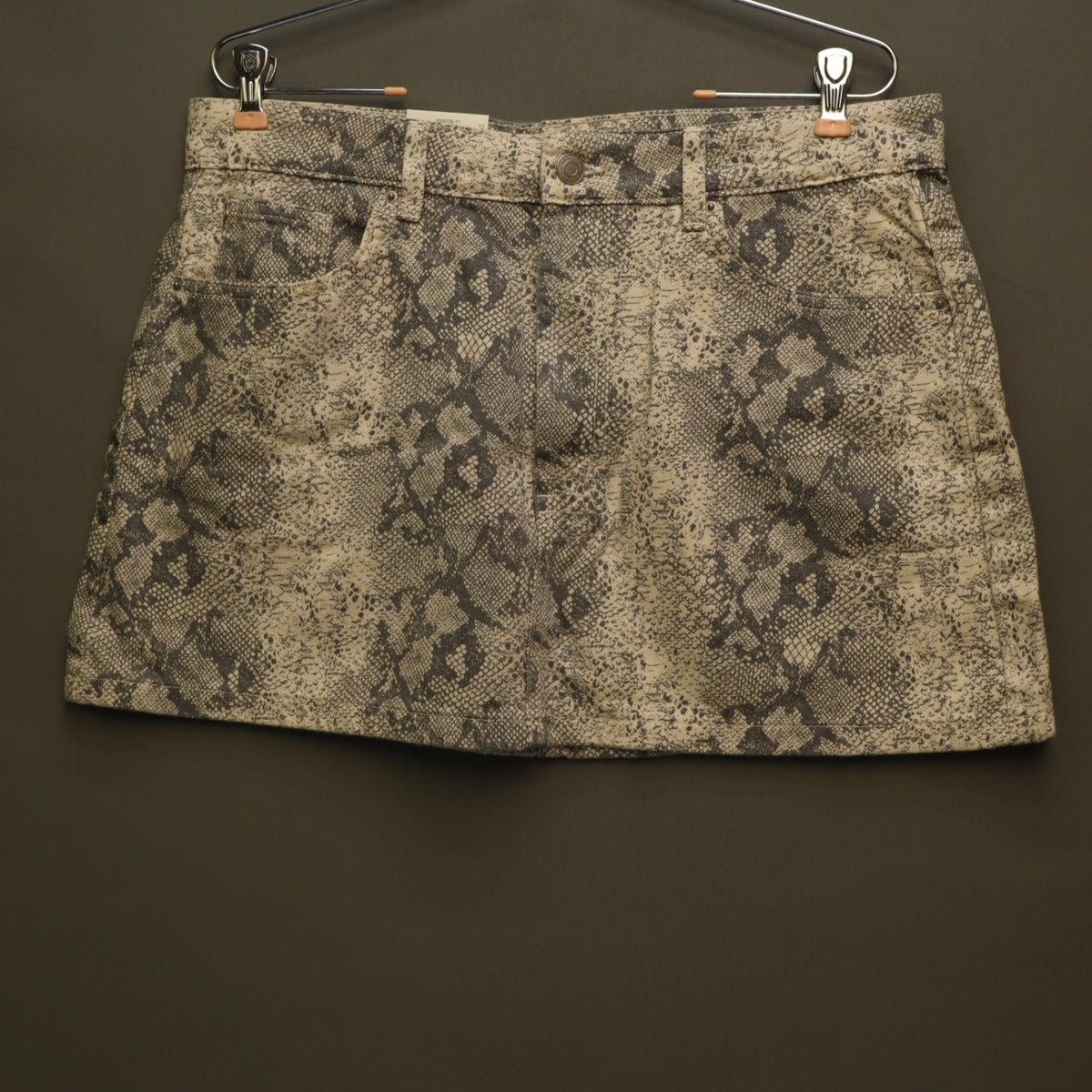 NWT Cotton On Snake Print Denim Mini Skirt Size 32 Beige Grey Snakeskin Mid Rise