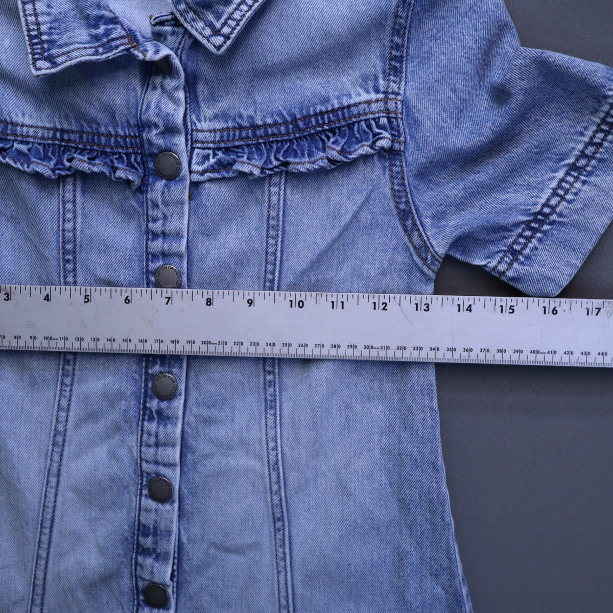 Cotton On Kids Girls Size 8 Light Wash Denim Ruffle Button Front Shirt Dress