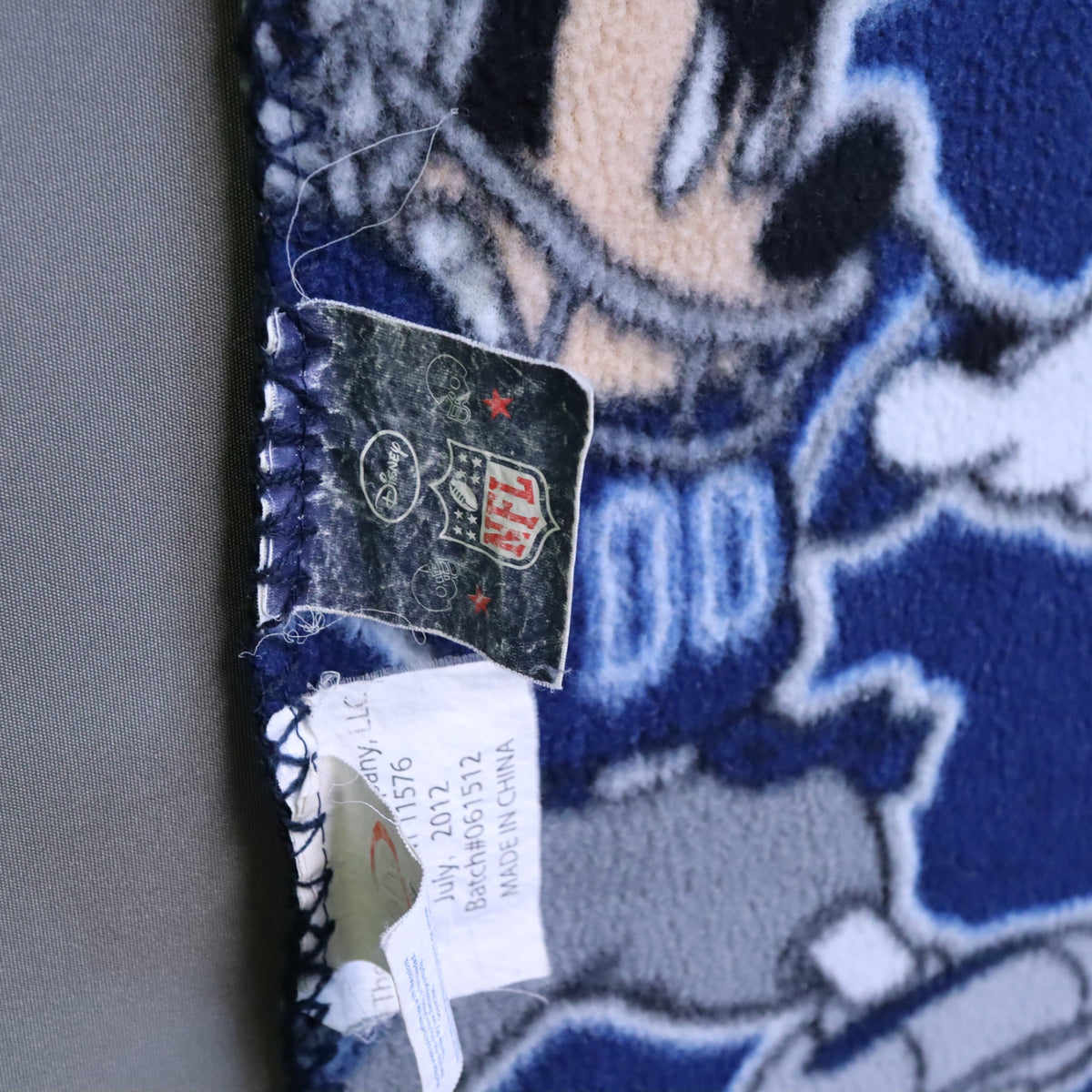 Vintage 2012 Disney Dallas Cowboys Mickey Mouse Fleece Throw Blanket 37x47 NFL