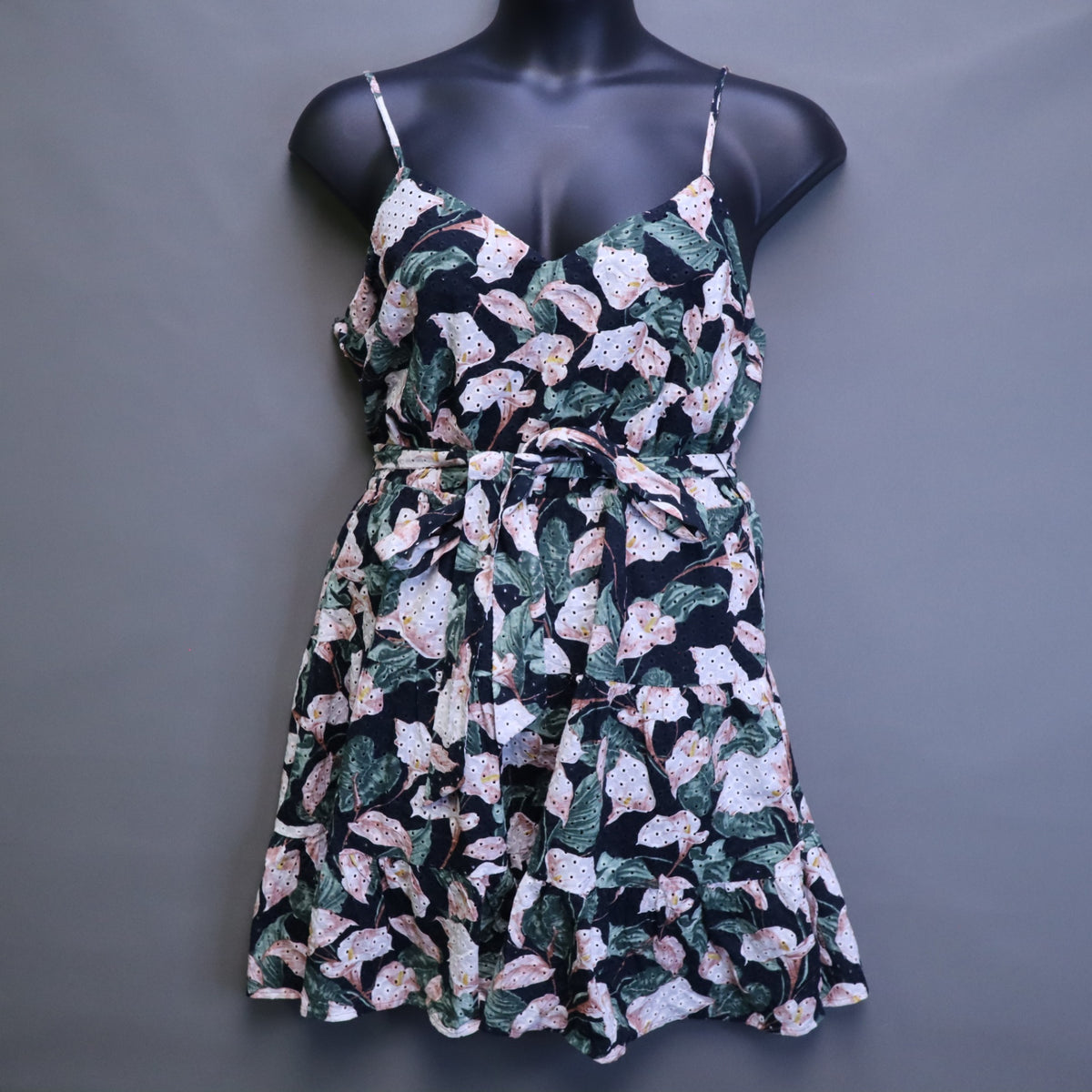 NWT Express Womens XL Black Floral Eyelet Romper Tie Waist Tiered Camisole $98