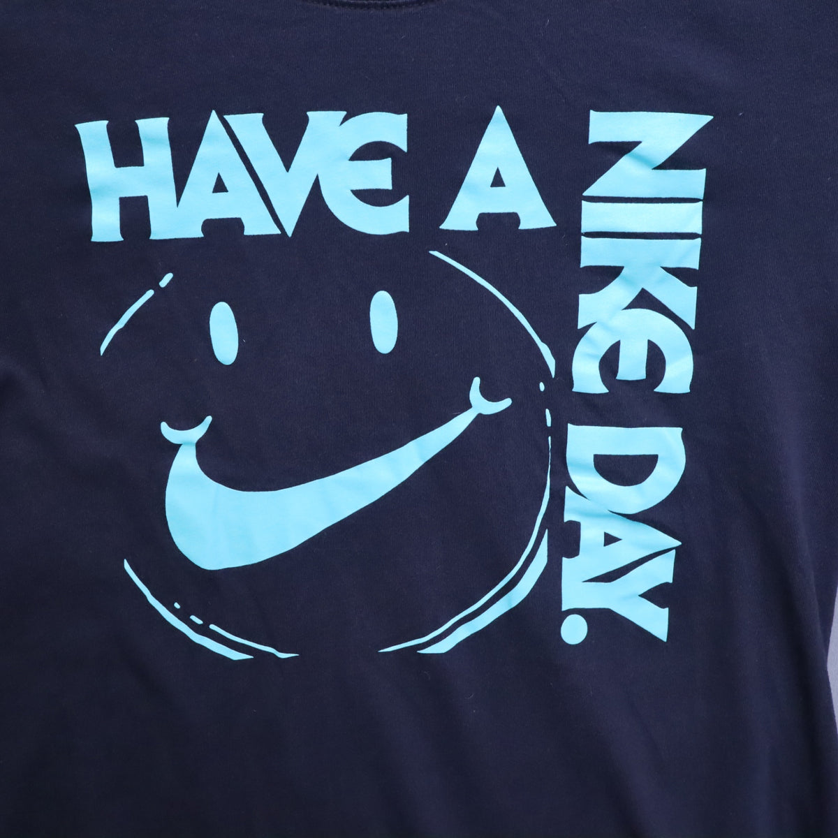 Nike Have A Nike Day Smiley Face Graphic T-Shirt Mens Small Black Aqua Swoosh