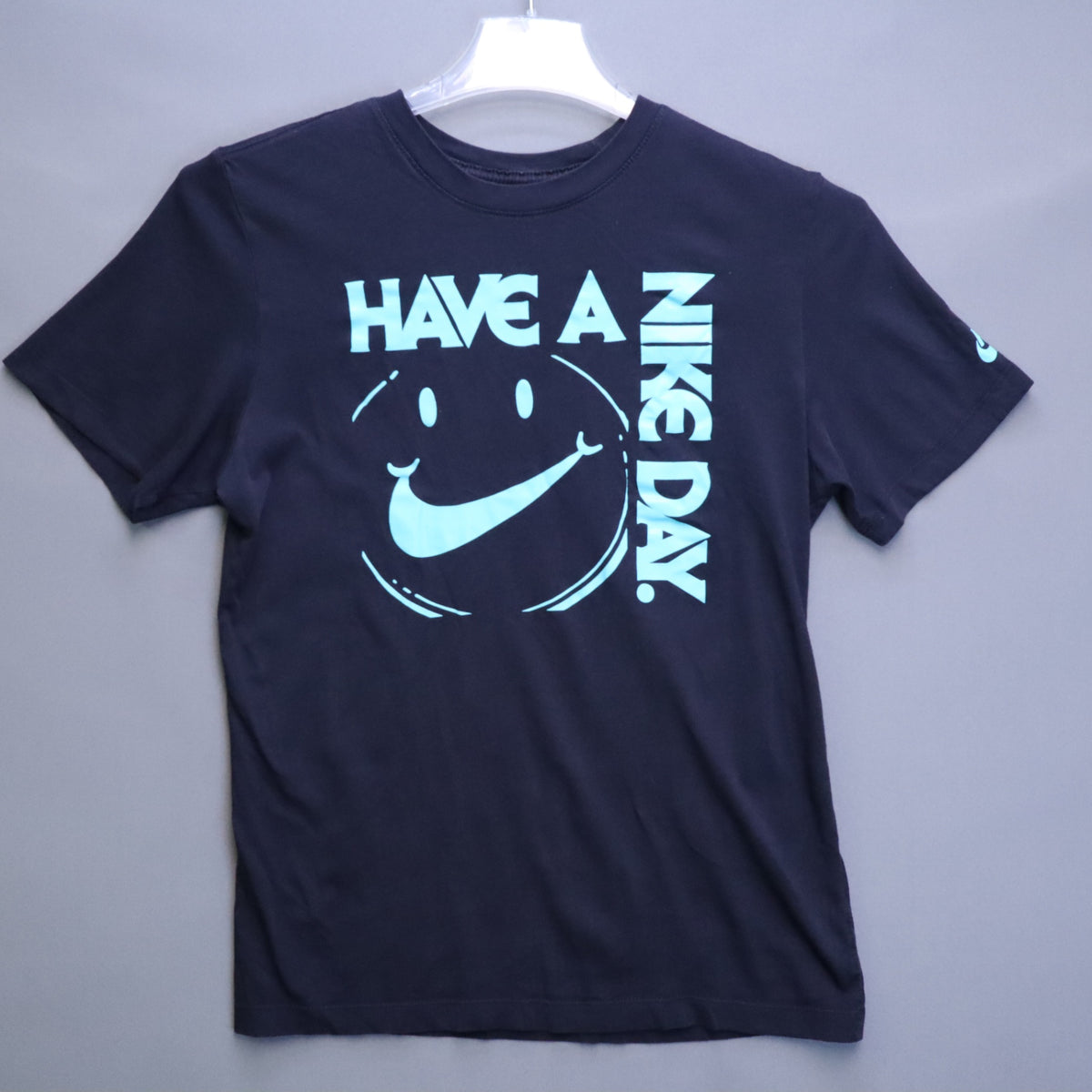 Nike Have A Nike Day Smiley Face Graphic T-Shirt Mens Small Black Aqua Swoosh