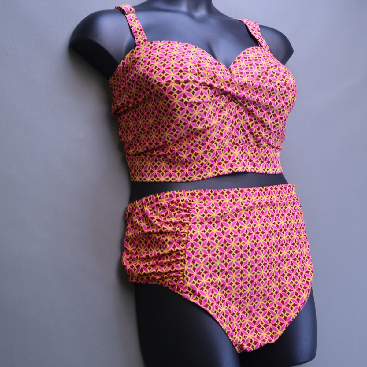 Old Navy Bikini Set 3X Top 2X Bottom Geometric Pink Orange High Waist Swimsuit