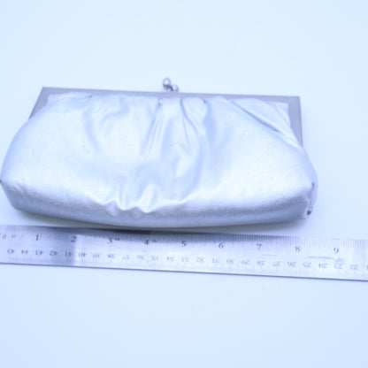 Vintage Walborg Silver Metallic Lame Evening Bag Kisslock Frame Clutch Chain