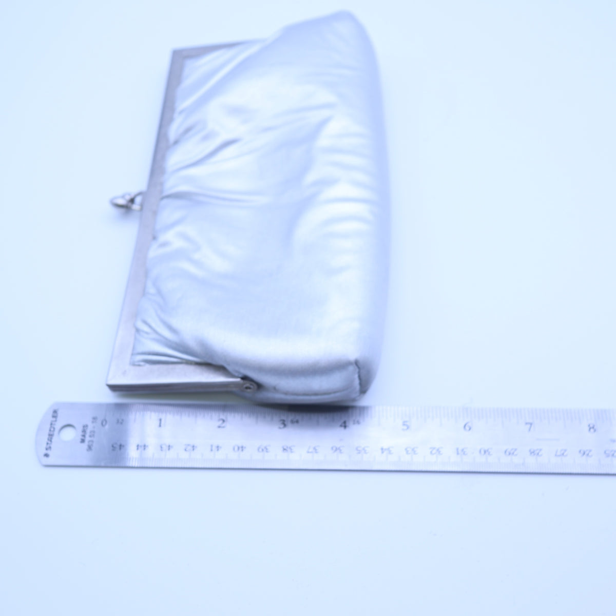 Vintage Walborg Silver Metallic Lame Evening Bag Kisslock Frame Clutch Chain