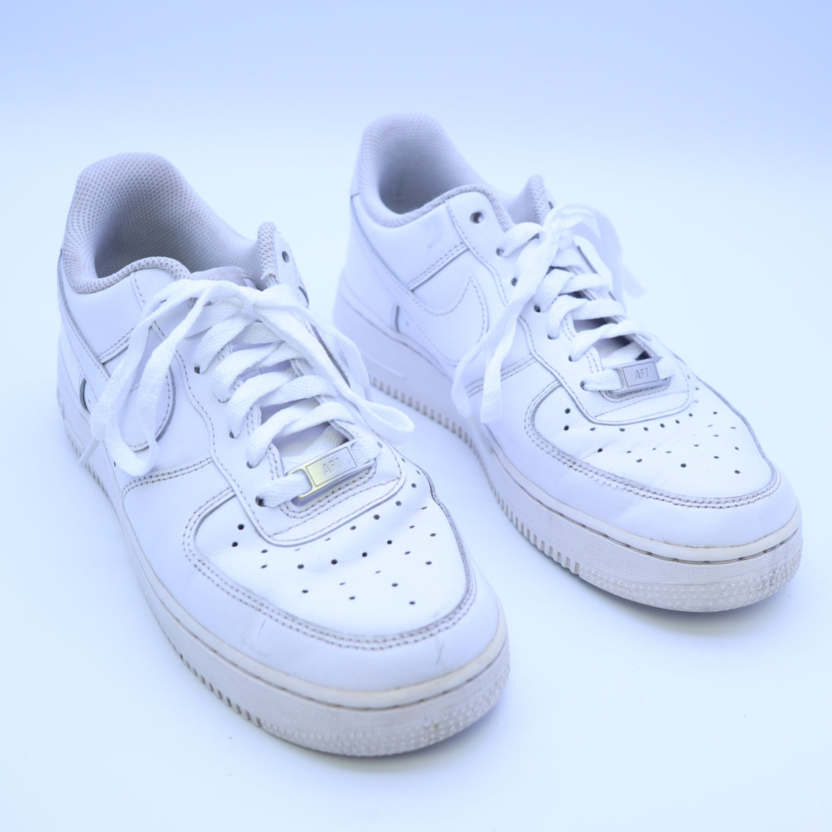 Nike Air Force 1 07 Low Triple White Mens Size 8.5 US Shoes Sneaker DD8959-100