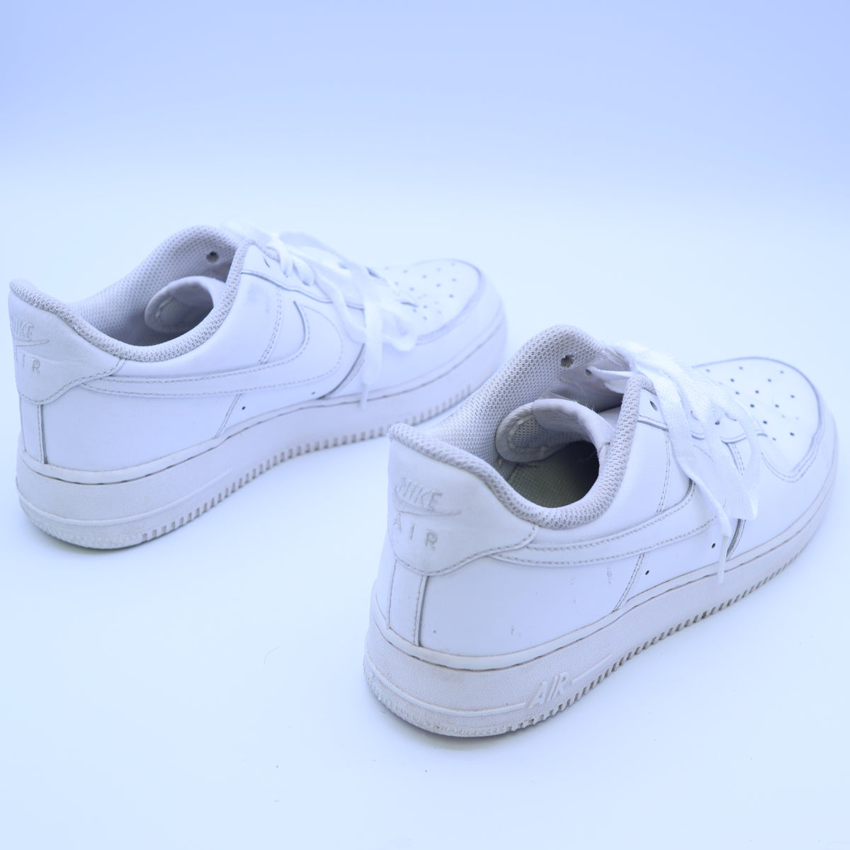 Nike Air Force 1 07 Low Triple White Mens Size 8.5 US Shoes Sneaker DD8959-100
