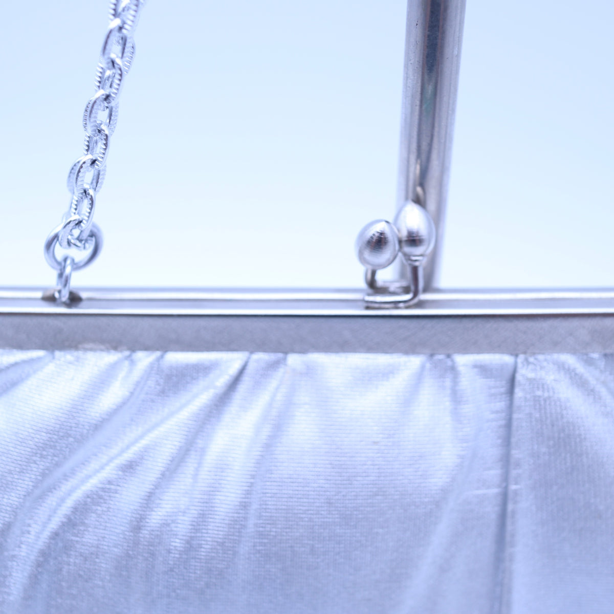 Vintage Walborg Silver Metallic Lame Evening Bag Kisslock Frame Clutch Chain