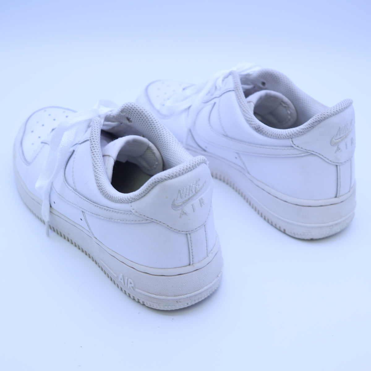 Nike Air Force 1 07 Low Triple White Mens Size 8.5 US Shoes Sneaker DD8959-100